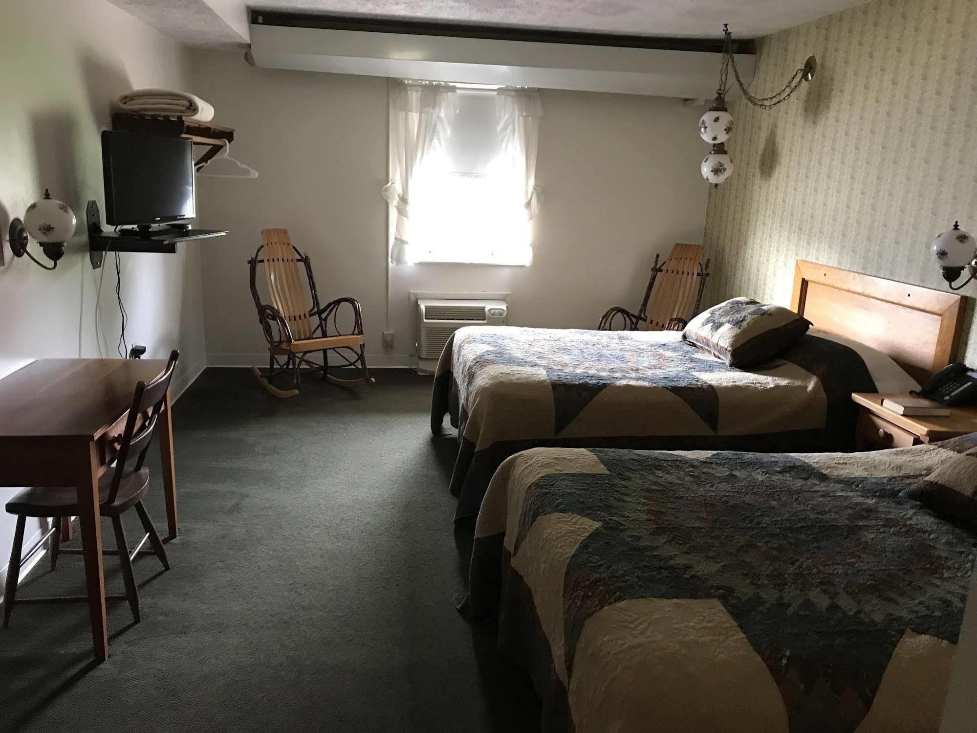 Casselman Inn Grantsville Экстерьер фото
