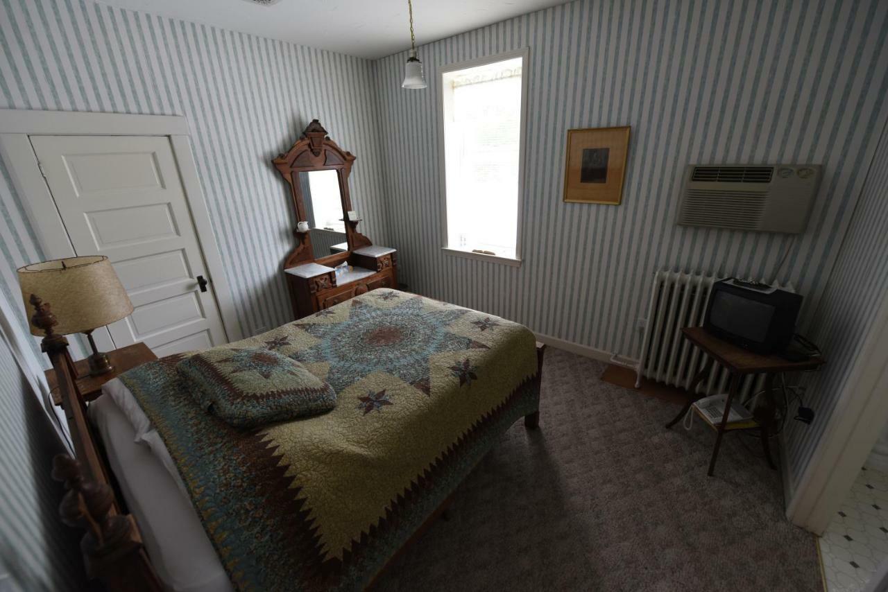 Casselman Inn Grantsville Экстерьер фото